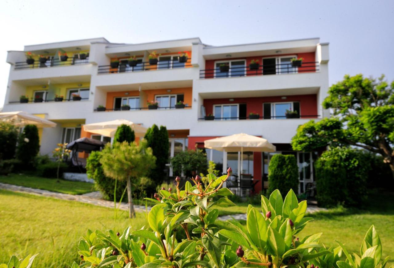 Stayinn Rainbow Houses Beachfront By Asteri Hotels Sunny Beach Exterior foto