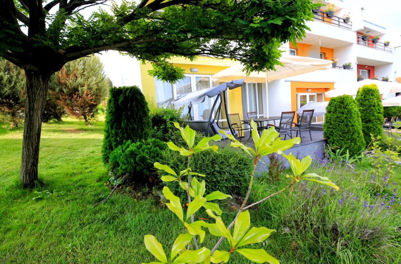 Stayinn Rainbow Houses Beachfront By Asteri Hotels Sunny Beach Exterior foto