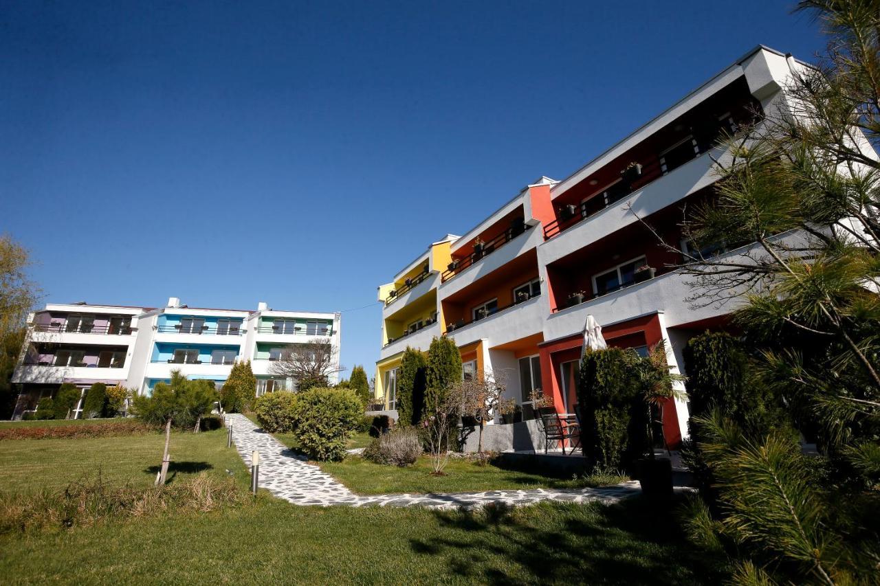 Stayinn Rainbow Houses Beachfront By Asteri Hotels Sunny Beach Exterior foto